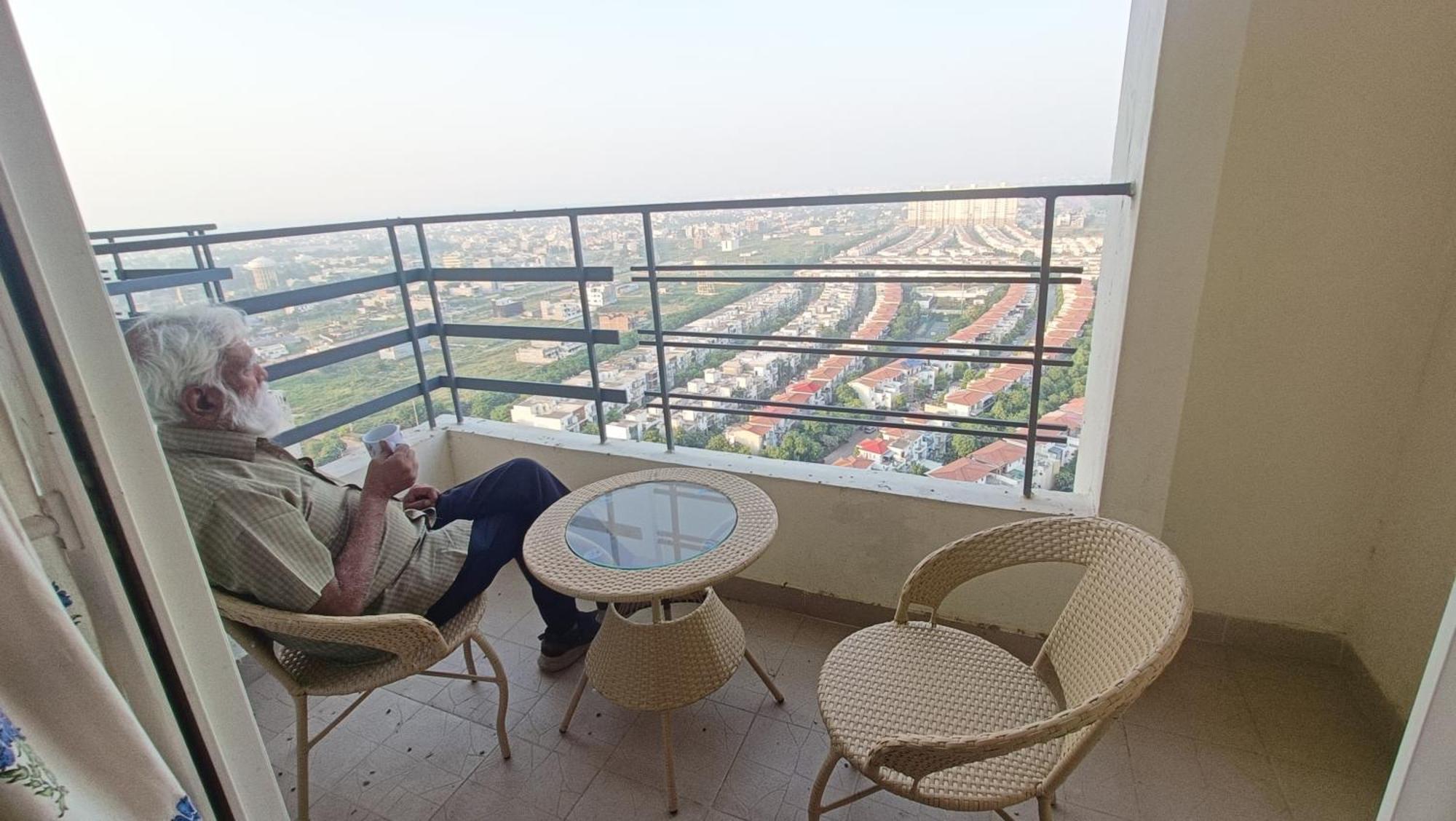 Maya Studio Greater Noida Luaran gambar