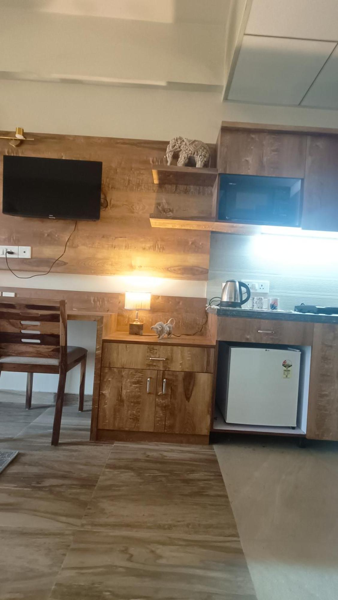 Maya Studio Greater Noida Luaran gambar